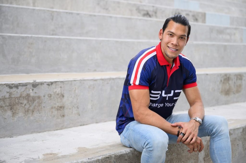 “ตอง” – กวินทร์ ธรรมสัจจานันท์ จากตำนานผู้รักษาประตู สู่บทบาทครูผู้สร้างคน