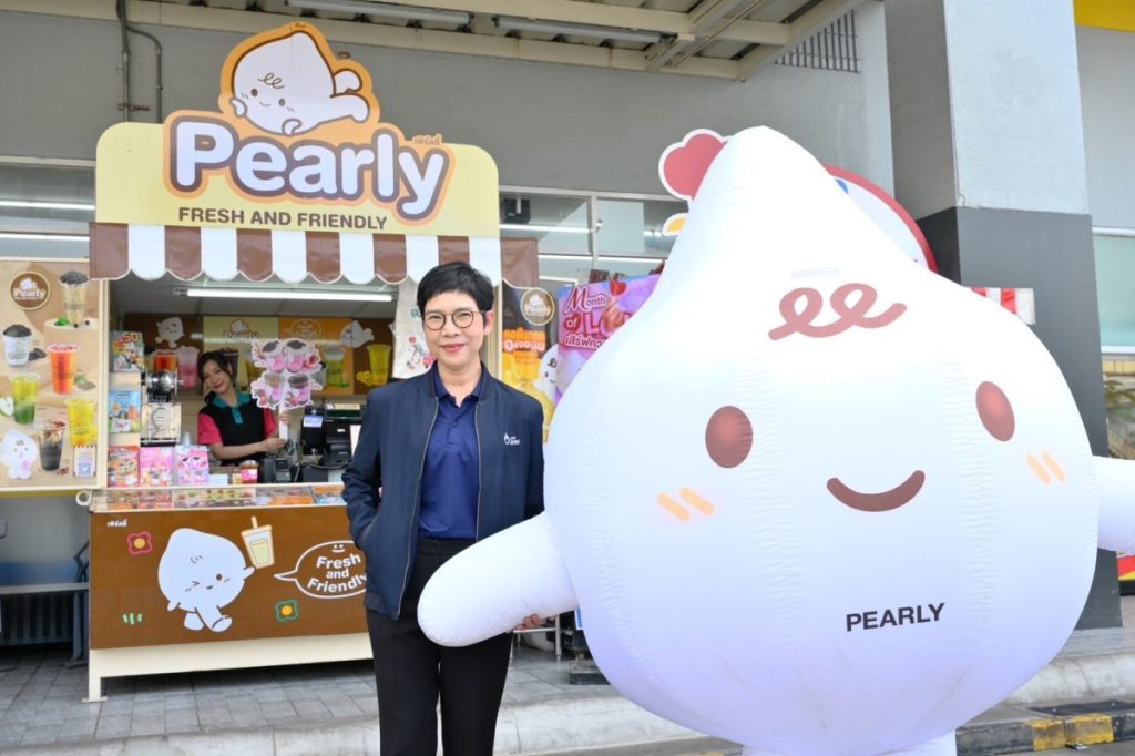 ร้านชานม Pearly สลัดภาพร้านลับในปั๊ม พลิกโฉมใหญ่รอบ 13 ปี ส่ง “น้องเพิร์ลลี่” ปักหมุดแลนด์มาร์คเสริฟความสดชื่นทั่วไทย